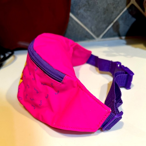 VTG Y2K WINNIE THE POOH FANNY PACK BELT SLING BAG PURSE DISNEY HUNNY 8”x4.5”x3” - Picture 9 of 12